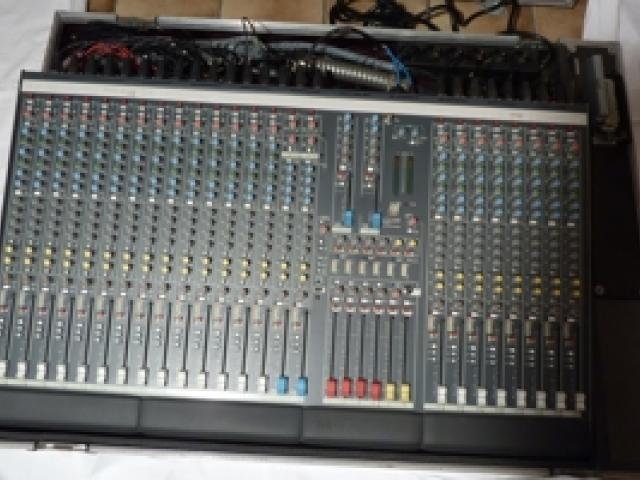 Allen Heath GL 2200 - 1